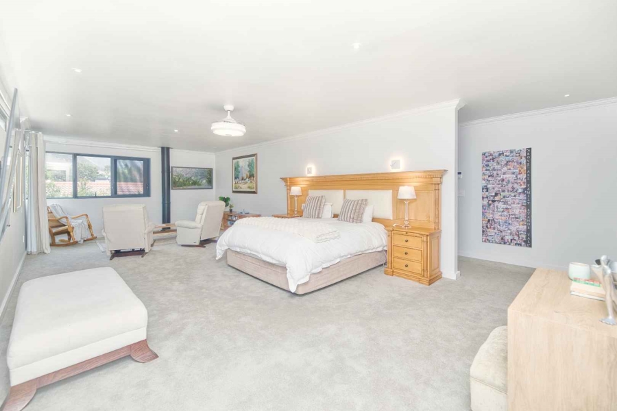 6 Bedroom Property for Sale in Hermanus Heights Western Cape